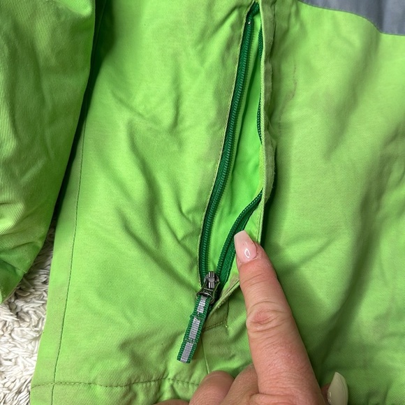 Columbia sportswear size, small youth, winter jacket, lime, green, and gray Omni - Picture 2 of 10